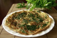 Ai không được ăn trứng gà ngải cứu?